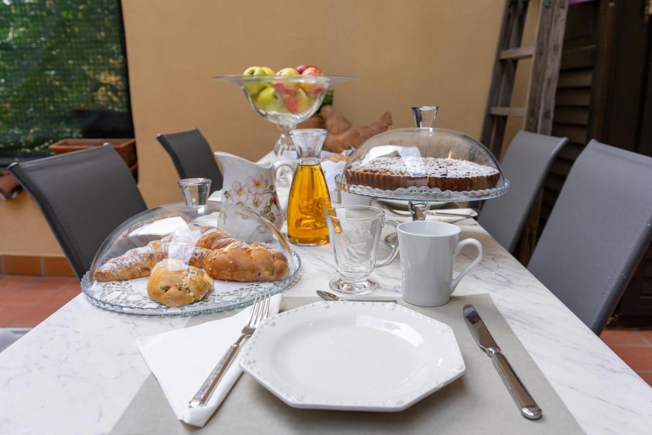 B&B S. Trinita 18 Suites & Rooms Trento Exteriör bild