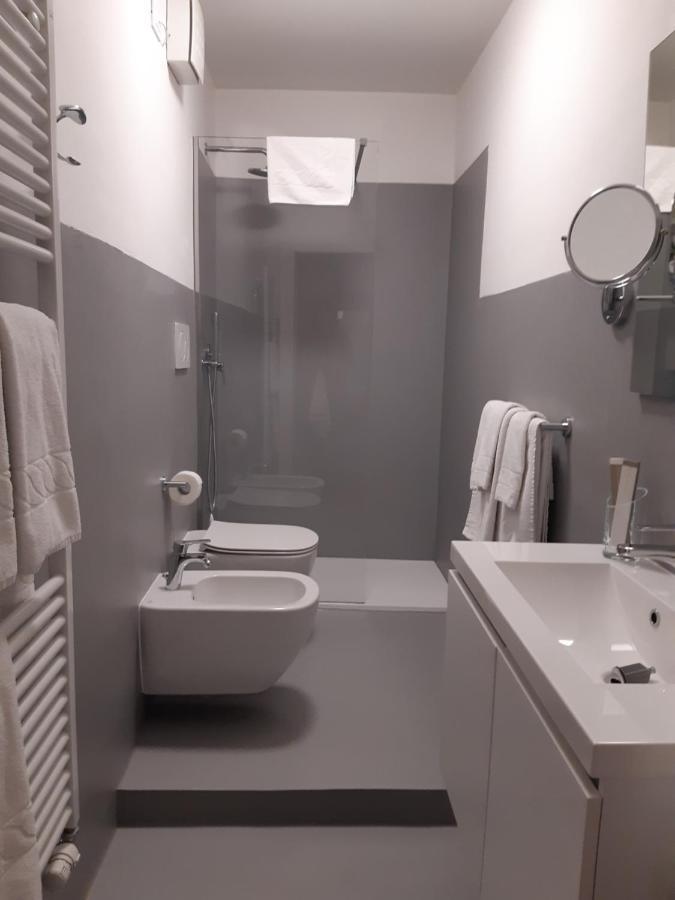 B&B S. Trinita 18 Suites & Rooms Trento Exteriör bild