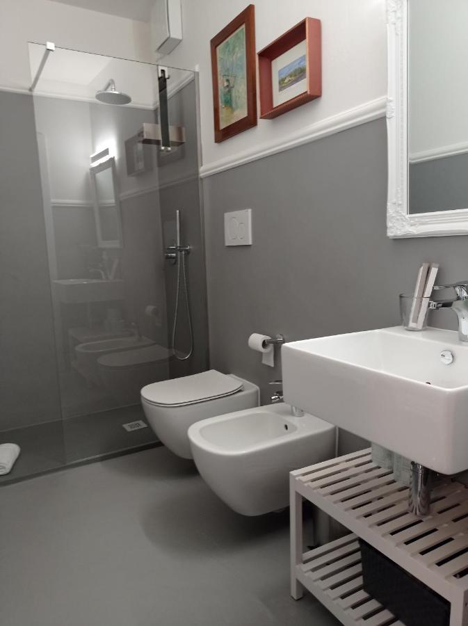 B&B S. Trinita 18 Suites & Rooms Trento Exteriör bild